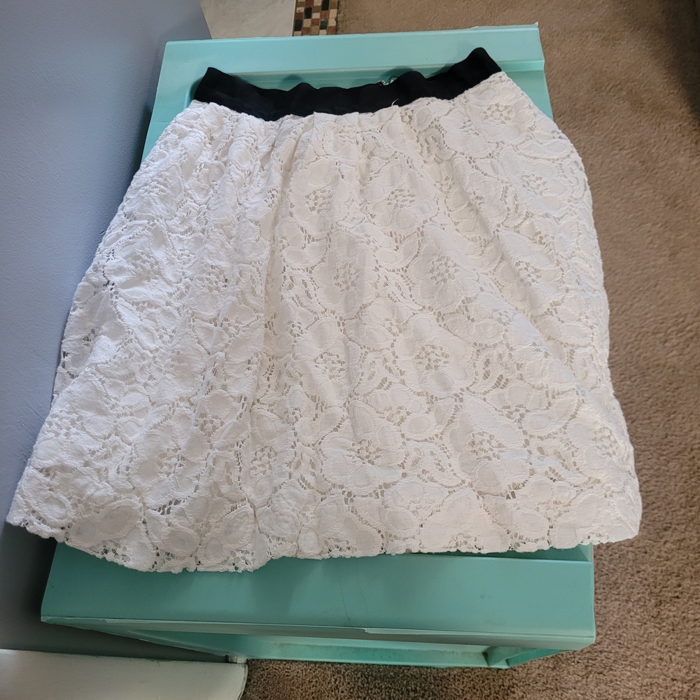 LOFT White Lace A-Line Skirt with Black Waistband